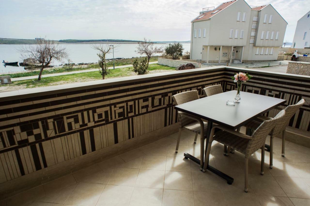 Apartments Svijet Mora 2 Povljana Dış mekan fotoğraf
